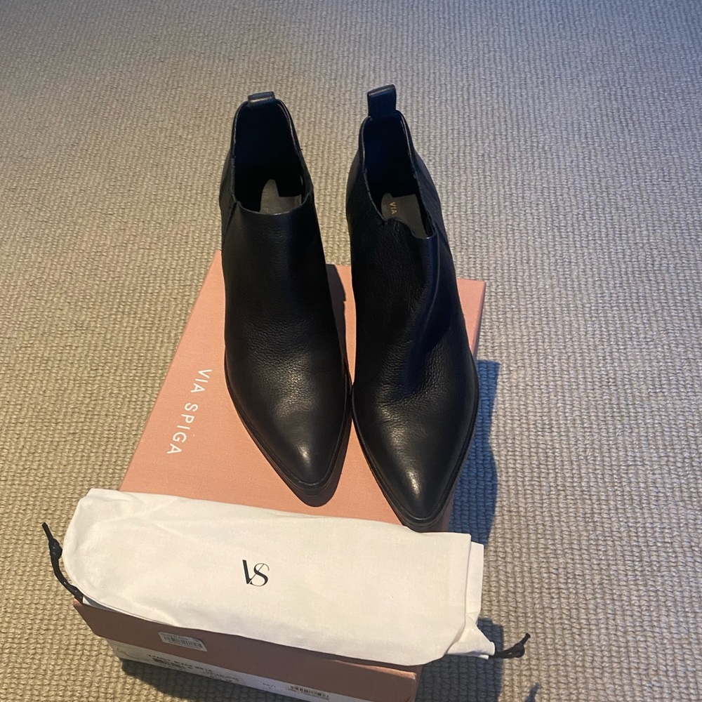 Via Spiga Farley black leather booty size 9 1/2 NWT